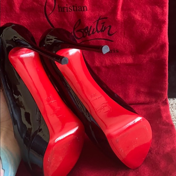 Christian LouBoutin Close toed heels - Picture 2 of 3